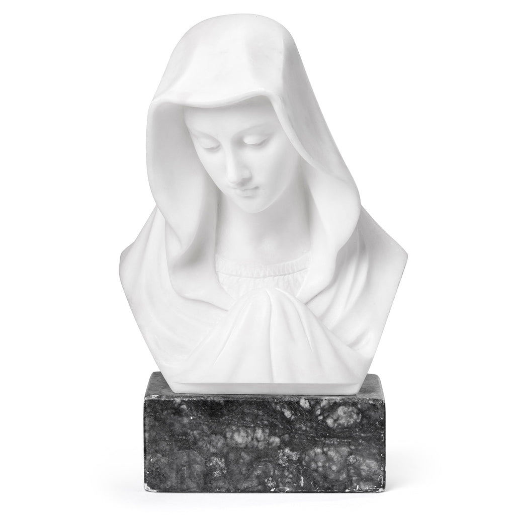 Busto en mármol de la Madonna con velo