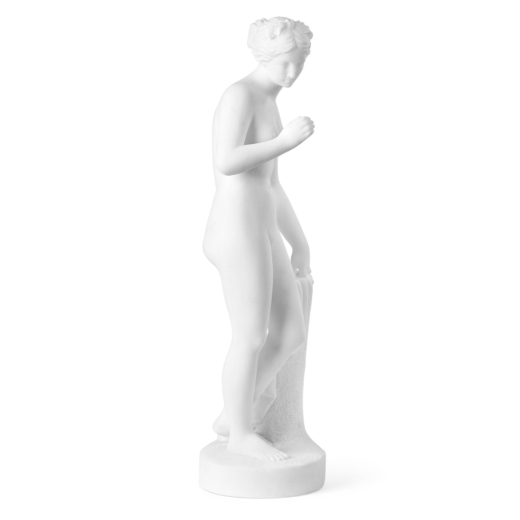 Escultura en mármol inspirada en la Venus con la manzana de Bertel Thorvaldsen