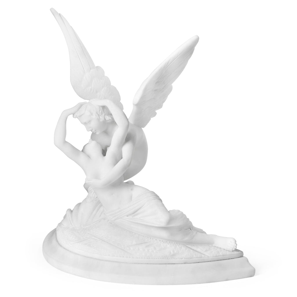 Escultura en alabastro inspirada en el Cupido y Psique de Antonio Canova
