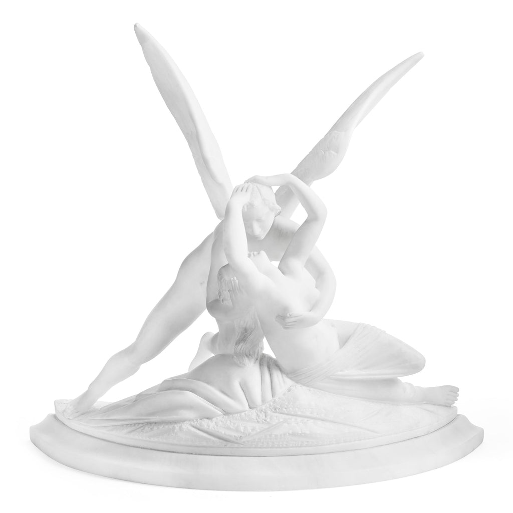 Escultura en alabastro inspirada en el Cupido y Psique de Antonio Canova